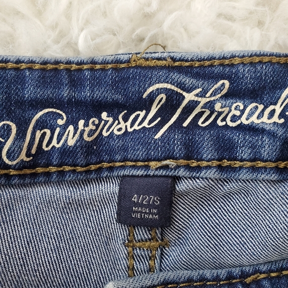 Distressed Universal Thread Mid Rise Jegging - Picture 9 of 12